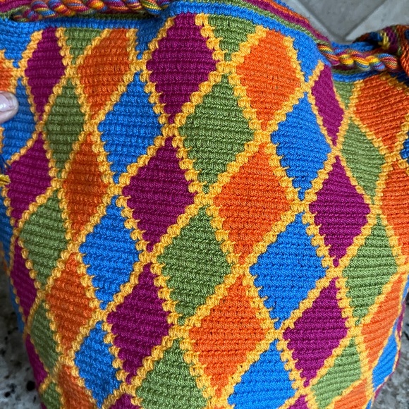 Wayuu Bucket Bag Hand-Woven Bohemian Groovy Chic Hand-Made Rainbow Colored - Picture 13 of 16
